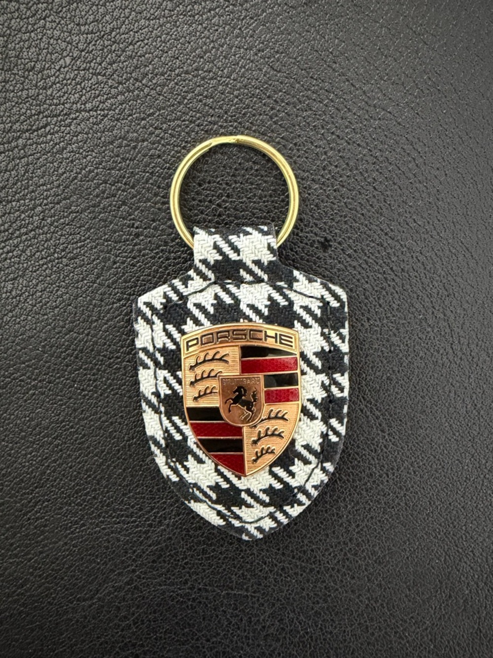 PORSCHE CREST KEYRING - PEPITA KEYHOLDER